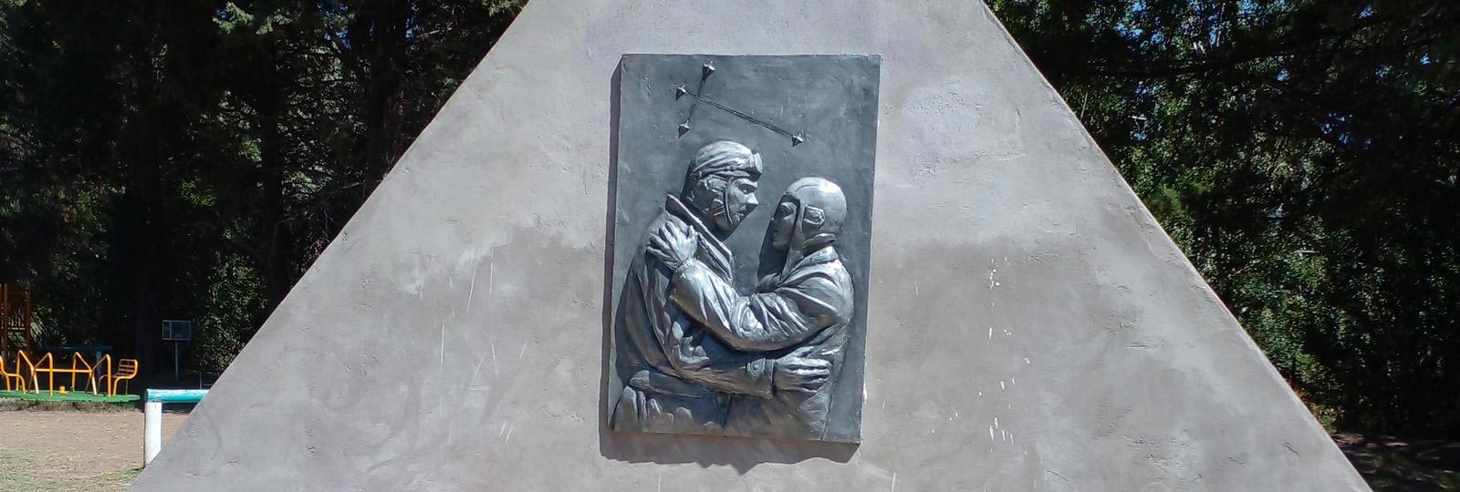 monument célébrant les retrouvailles